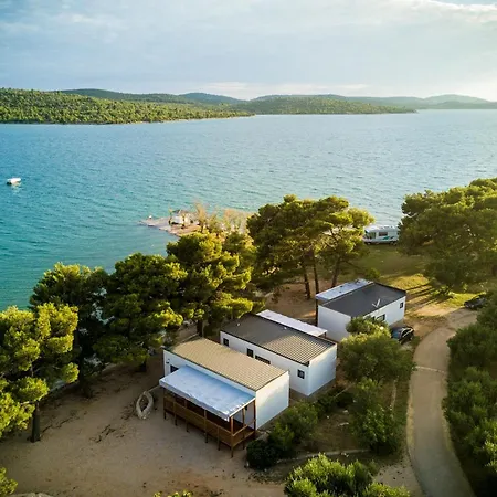 Resort Mobile 34 Pirovac
